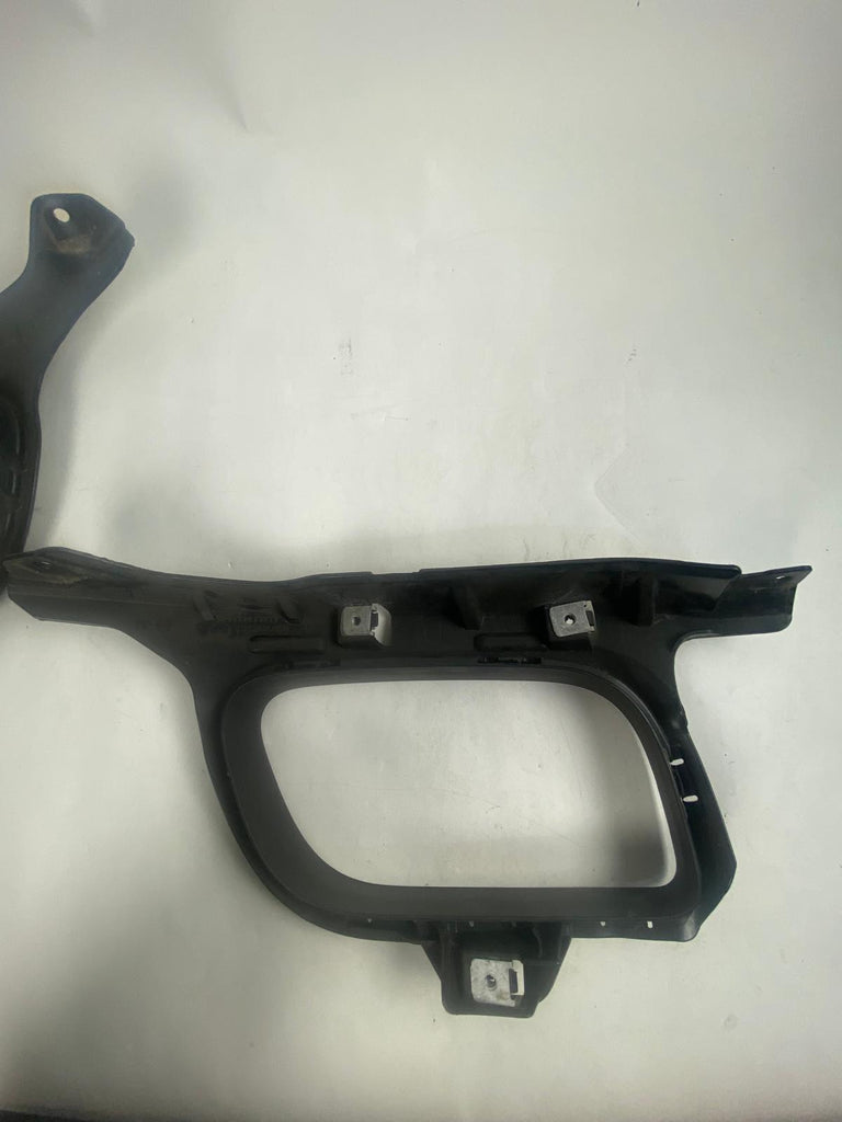 Porsche 992 - a.bumper uitlaat sierstuk bevestiging