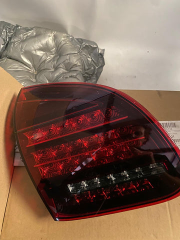 Porsche Cayenne - links binnen achterlicht